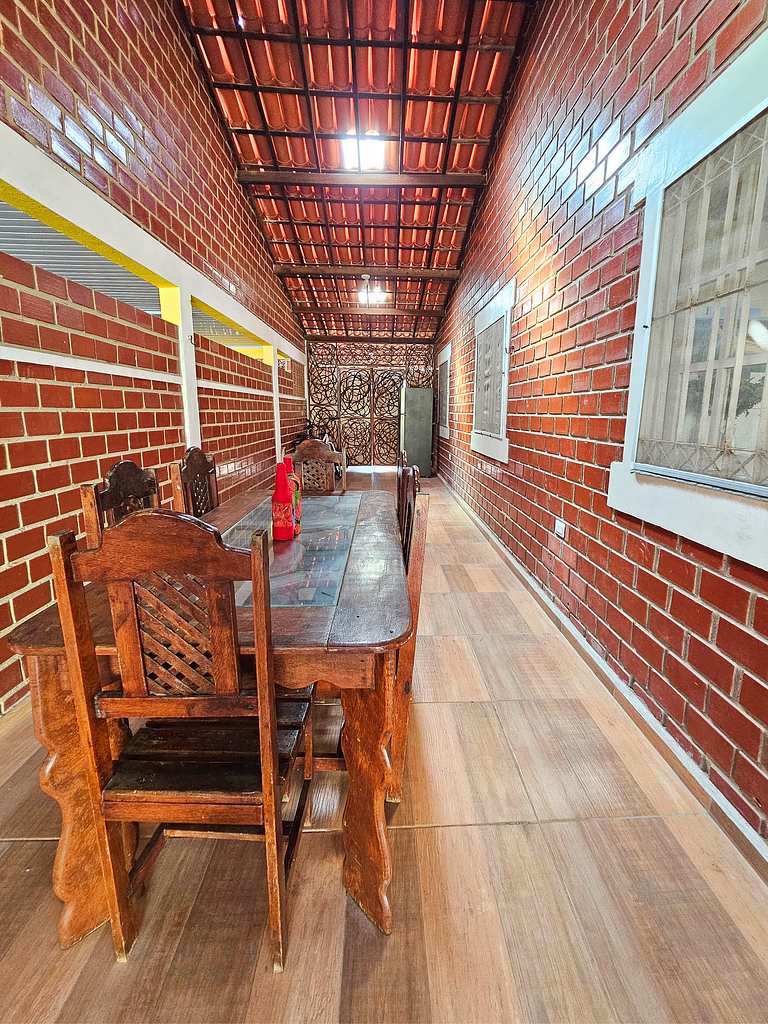 Super House 3 bedrooms 1 suite in a closed condominium Porto